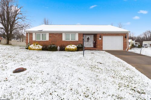 120 Center Ct, Bridgeport, WV, 26330-1584 | Card Image