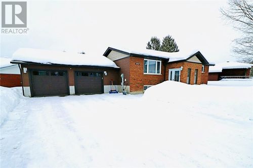 737 Beatrice Cres, Sudbury, ON, P3A5E5 | Card Image