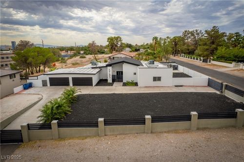 5785 Edna Ave, Las Vegas, NV, 89146-5327 | Card Image
