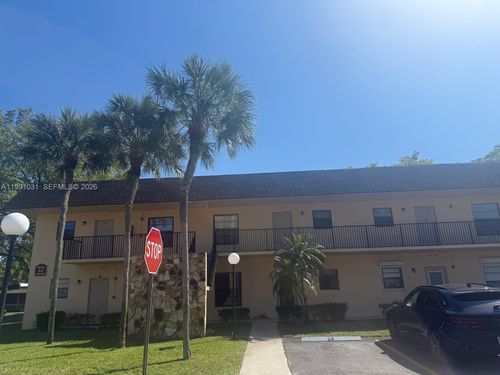 apt-212-2 Briarwood Cir, Hollywood, FL, 33024-1375 | Card Image