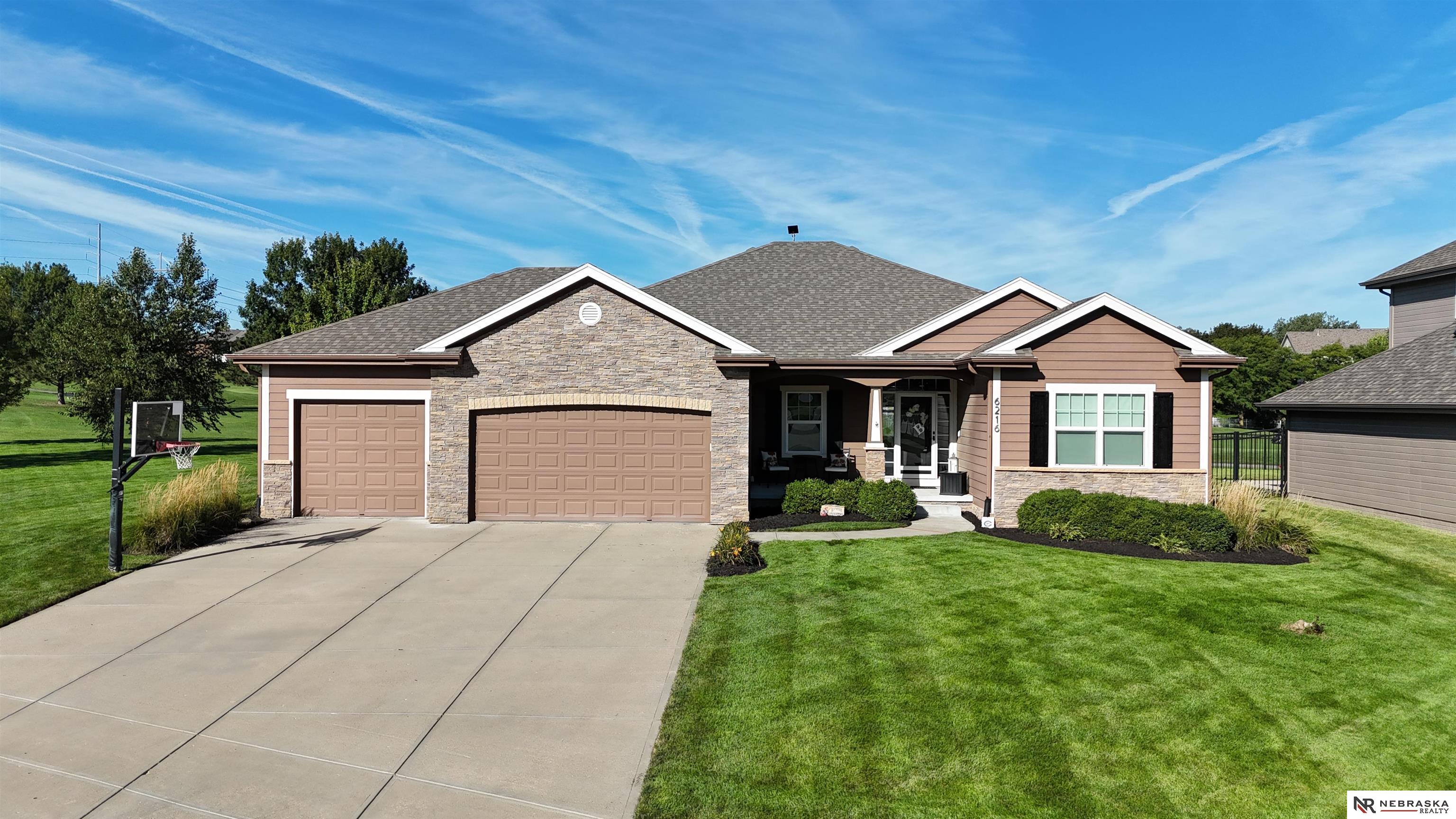 163rd St, Omaha, NE 68116