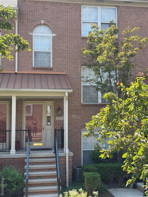 20218 Rodeo Ct, Southfield, MI, 48075-1285 | Card Image