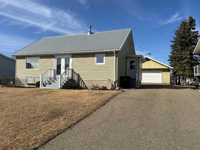 108 6 Avenue Sw, Home with 2 bedrooms, 1 bathrooms and 5 parking in Falher AB | Image 18