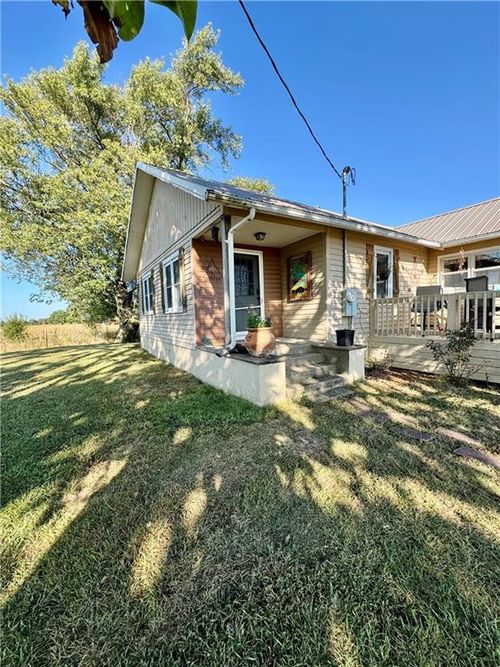 1883 Maple Rd, Fort Scott, KS, 66701-8354 | Card Image