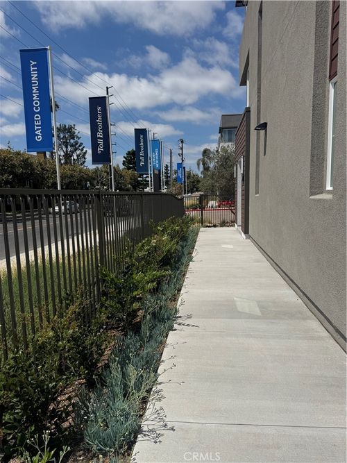 707 S Lyon St, Santa Ana, CA, 92705 | Card Image