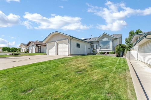 78 Rundle Rd Se, Medicine Hat, AB, T1B4A3 | Card Image