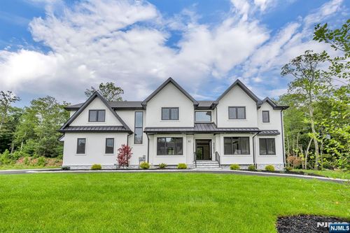 82 Heritage Dr, West Milford, NJ, 07480-3124 | Card Image