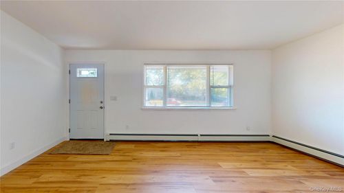 9 Brushwood Dr, Shirley, NY, 11967-4009 | Card Image