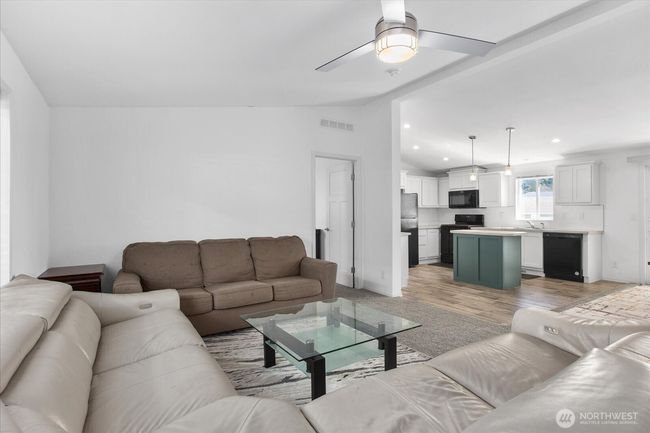 UNIT-64 - 23708 Locust Way, House other with 4 bedrooms, 2 bathrooms and null parking in Bothell WA | Image 6