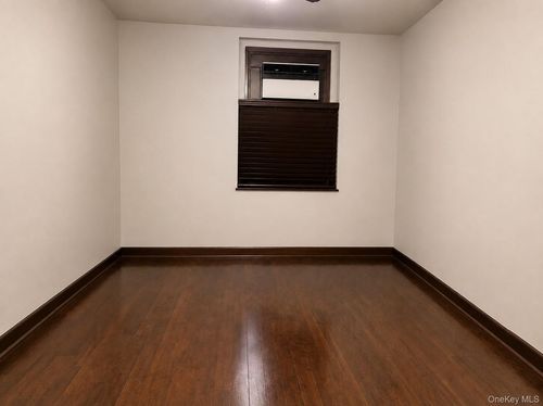 1b-21-06 35th St, Astoria, NY, 11105-2131 | Card Image
