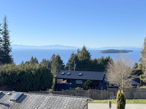 5121 Betty Rd, Sechelt, BC, V7Z0G6 | Card Image