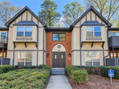 i13-6851 Roswell Rd, Sandy Springs, GA, 30328-2427 | Card Image
