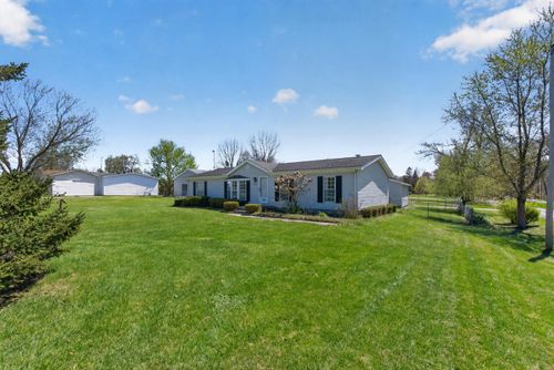 10981 Wamplers Lake Rd, Brooklyn, MI, 49230-9333 | Card Image