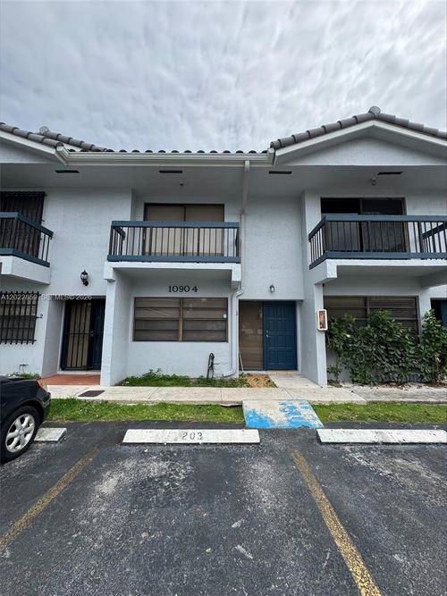 203-10904 Nw 7th St, Miami, FL, 33172-7601 | Card Image