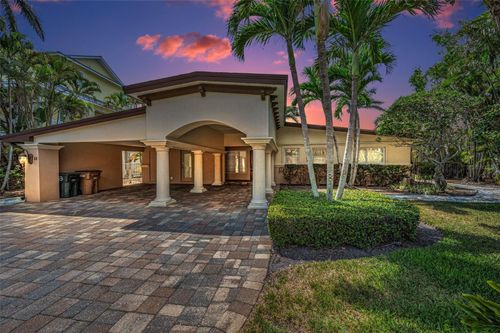 52 N Pine Cir, BELLEAIR, FL, 33756-1640 | Card Image