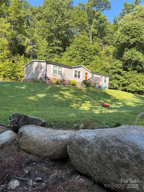 2877 Shannon St, Sharon, SC, 29742-5746 | Card Image