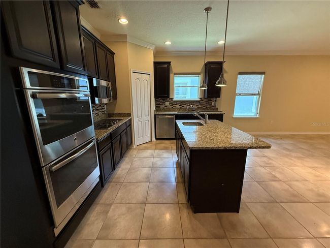 2815 Moonstone Bnd, House other with 3 bedrooms, 2 bathrooms and null parking in KISSIMMEE FL | Image 4