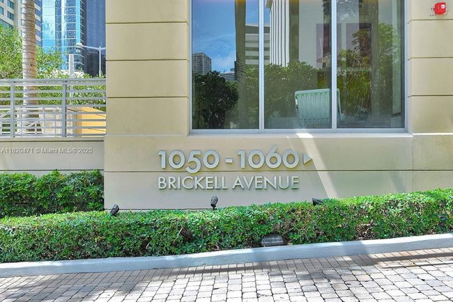 APT-806 - 1050 Brickell Ave, Condo with 1 bedrooms, 2 bathrooms and null parking in Miami FL | Image 44