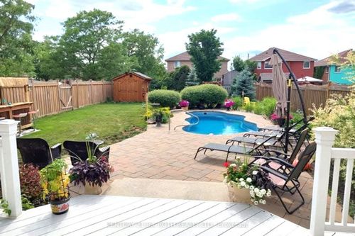 14 Round Leaf Crt, Barrie, ON, L4N9N3 | Card Image