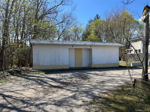 849-853 W Main Street, Riverhead, NY, 11901 | Card Image