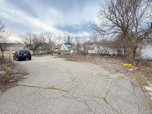2614 Corunna Rd, Flint, MI, 48503-3363 | Card Image