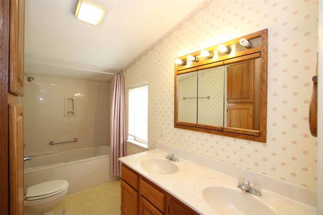 4204 Frank Scott Pkwy W, House other with 3 bedrooms, 2 bathrooms and 2 parking in Belleville IL | Image 33