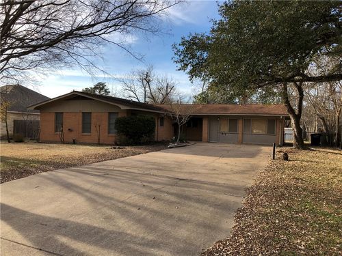 511 Gilchrist Ave, College Station, TX, 77840-2509 | Card Image