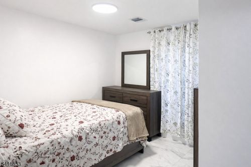 374 14th Ave, Newark, NJ, 07103-4931 | Card Image