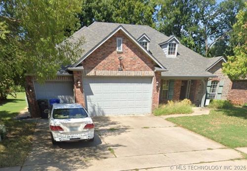 4516 S Sycamore Ave, Broken Arrow, OK, 74011-3950 | Card Image