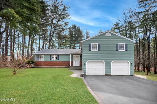 29 Heinrick Cir, Queensbury, NY, 12804-1925 | Card Image