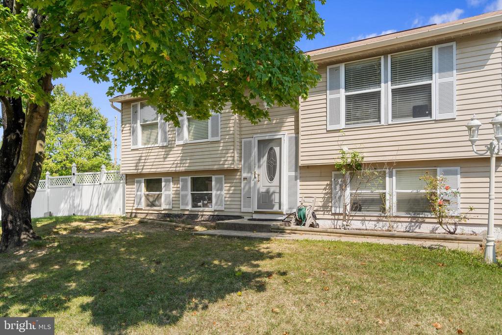 Sue Creek Dr, Essex, MD 21221