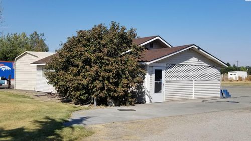 2311 Hanson Loop, Burbank, WA, 99323-9566 | Card Image