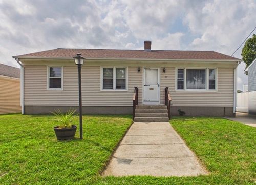 89 Sharon St, Cranston, RI, 02910-3833 | Card Image