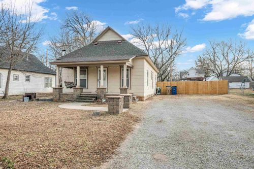 222 N Tracy St, Clearwater, KS, 67026-9406 | Card Image