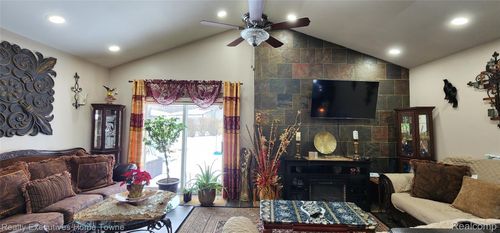 5012 Fleming Ct, Sterling Heights, MI, 48310-6647 | Card Image