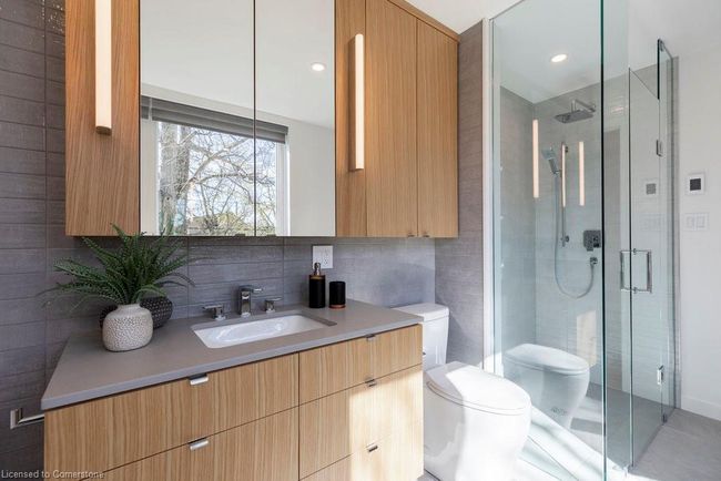 315 Park St W, House other with 5 bedrooms, 3 bathrooms and 2 parking in Dundas ON | Image 22