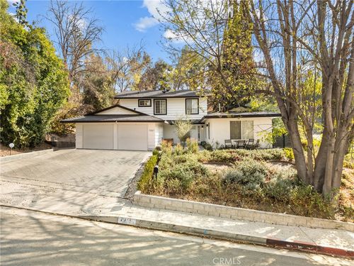 12-7057 Middlesbury Ridge Cir, West Hills, CA, 91307-1814 | Card Image