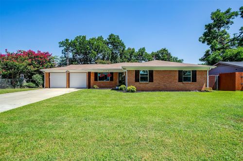 504 Woodcrest Dr, Hurst, TX, 76053-4918 | Card Image