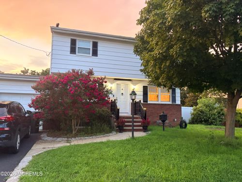 4 Bucknell Dr, Hazlet, NJ, 07730-2304 | Card Image