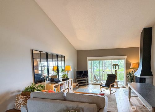 208-630 5th Ave S, Edmonds, WA, 98020-3453 | Card Image