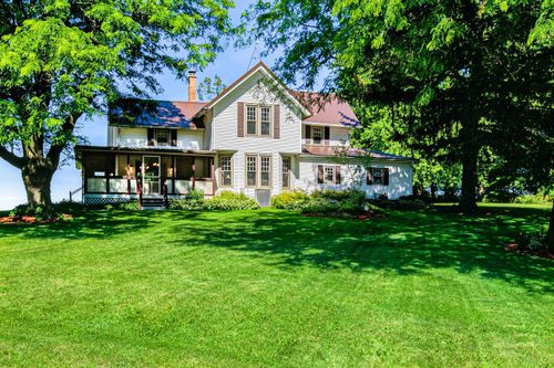 N7295 Manske Rd, LAKE MILLS, WI, 53551-9615 | Card Image