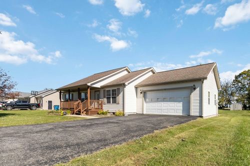 302 Country Dr, Hustonville, KY, 40437-8717 | Card Image