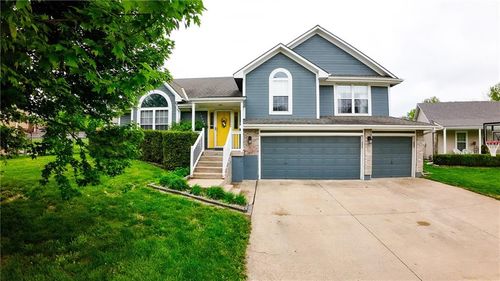 19205 E Colony Ct, Independence, MO, 64058-1382 | Card Image