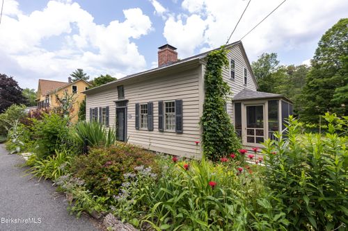 7 Stockbridge Rd, West Stockbridge, MA, 01266-9747 | Card Image