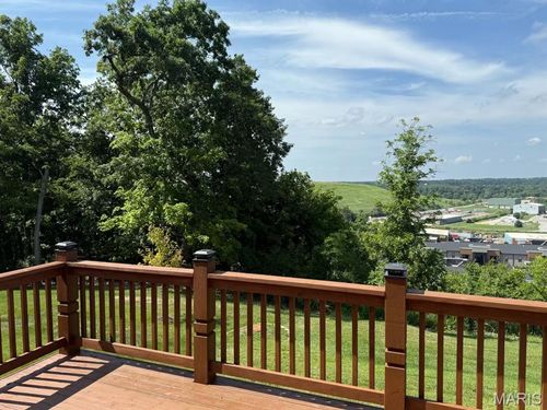 112 Majestic Dr, Valley Park, MO, 63088-2021 | Card Image