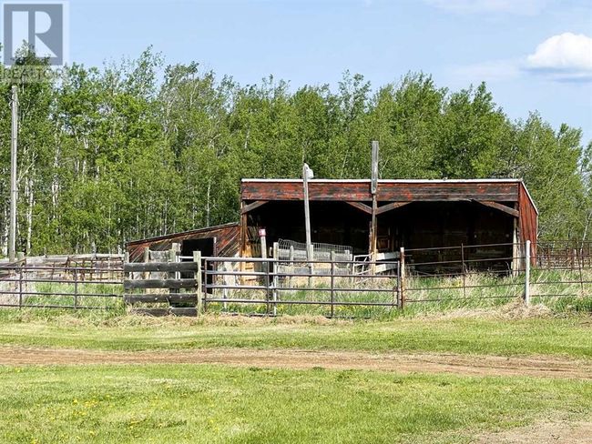 842070 Range Rd, Home with 3 bedrooms, 2 bathrooms and null parking in Fairview AB | Image 40