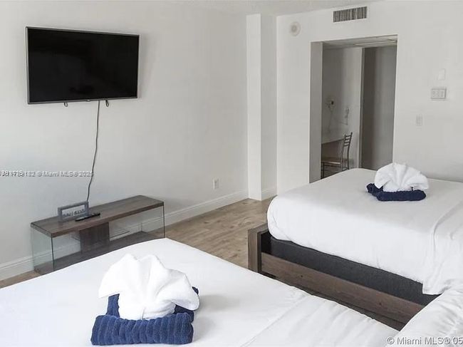 APT-1216 - 19370 Collins Ave, Condo with 3 bedrooms, 2 bathrooms and null parking in Sunny Isles Beach FL | Image 11