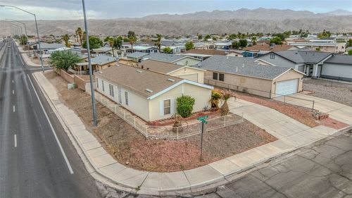1745 Lynn Dr, Bullhead City, AZ, 86442-6322 | Card Image