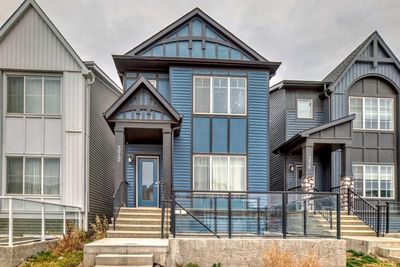 372 Carringvue Pl Nw, House other with 4 bedrooms, 3 bathrooms and 2 parking in Calgary AB | Image 2