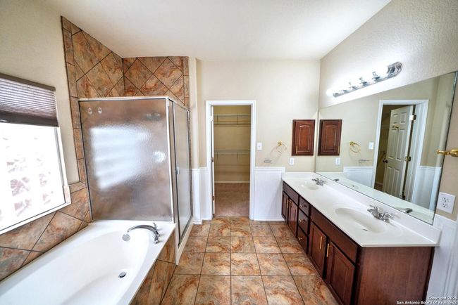 9022 Anderson Blf, House other with 5 bedrooms, 4 bathrooms and null parking in Converse TX | Image 26